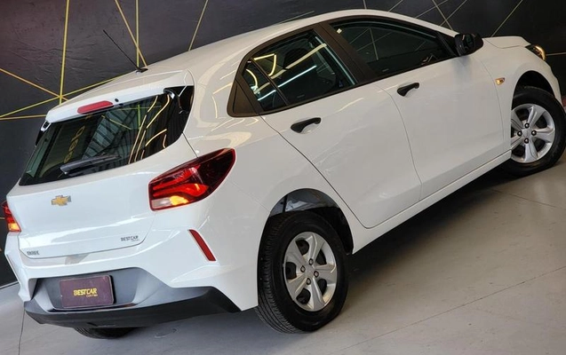 imagem-https://www.socarrao.com.br/sc-vehicle-images-prod/3130075/1789067747508-8283719_1_B_22c65d533c.jpeg