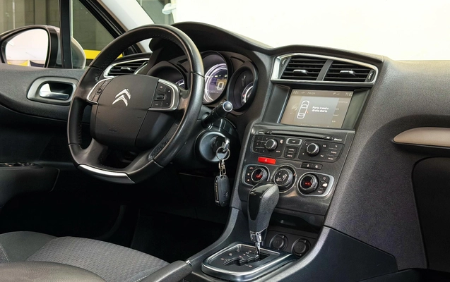 imagem-https://www.socarrao.com.br/sc-vehicle-images-prod/3130100/1786993580325-0ecf6f280098417bafdfbe8c77dacb16_1786389777163.jpg