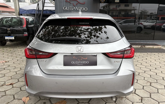 imagem-https://www.socarrao.com.br/sc-vehicle-images-prod/3130284/1786390462023-1_030112.jpg