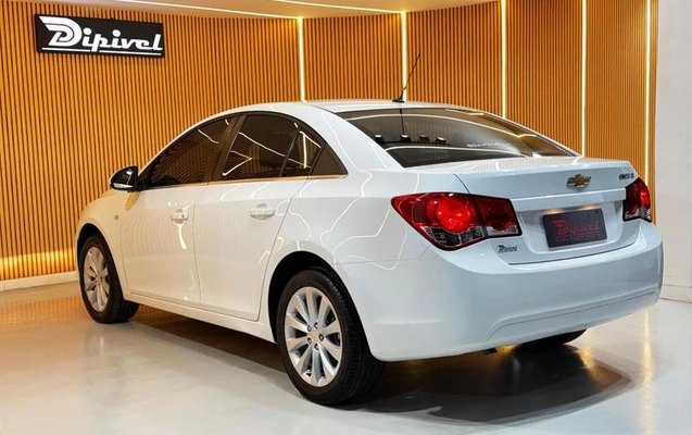 imagem-https://www.socarrao.com.br/sc-vehicle-images-prod/3130354/1786736213423-8293066_5_B_552f30d52d.jpeg
