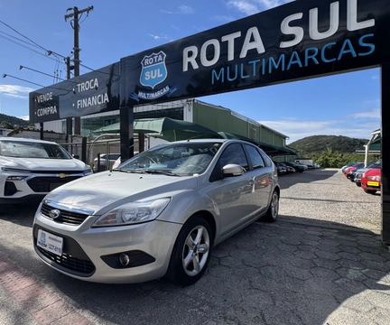 Ford Focus 2013 Prata — foto 1 de 3