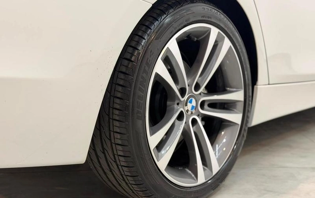 imagem-https://www.socarrao.com.br/sc-vehicle-images-prod/3131107/1789049653173-8242851_14_B_02df5d9e90.jpeg