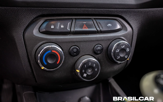 imagem-https://www.socarrao.com.br/sc-vehicle-images-prod/3131425/1786393954560-003_571572b5c6a56a60f0e4f2e8a29f844e.jpg