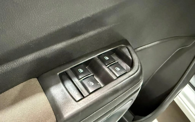 imagem-https://www.socarrao.com.br/sc-vehicle-images-prod/3131460/1789578402174-vehicle_image_1786394129_9d75f555f5b81b4256157ee52015a0df.jpeg