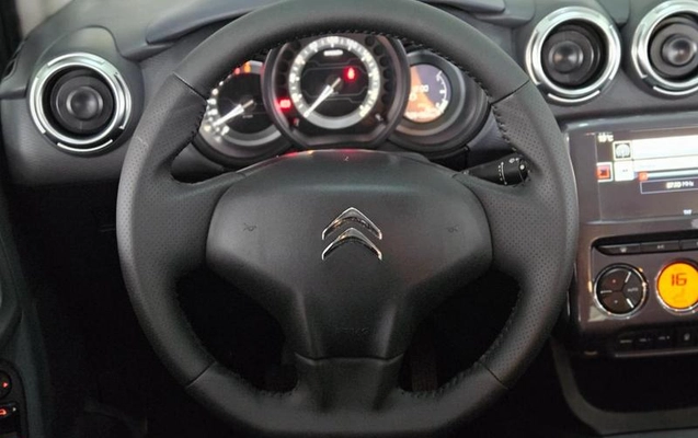 imagem-https://www.socarrao.com.br/sc-vehicle-images-prod/3131937/1786398747494-8365707_14_B_57eecf571b.jpeg