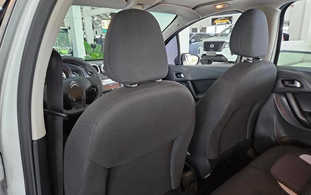 imagem-https://www.socarrao.com.br/sc-vehicle-images-prod/3131937/1786398747508-8365707_15_B_2eb79f2129.jpeg