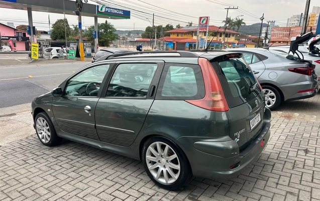 imagem-https://www.socarrao.com.br/sc-vehicle-images-prod/3132150/1786396323709-7a3c11a4-7f23-42c6-809b-7c01df73a2d2.jpeg