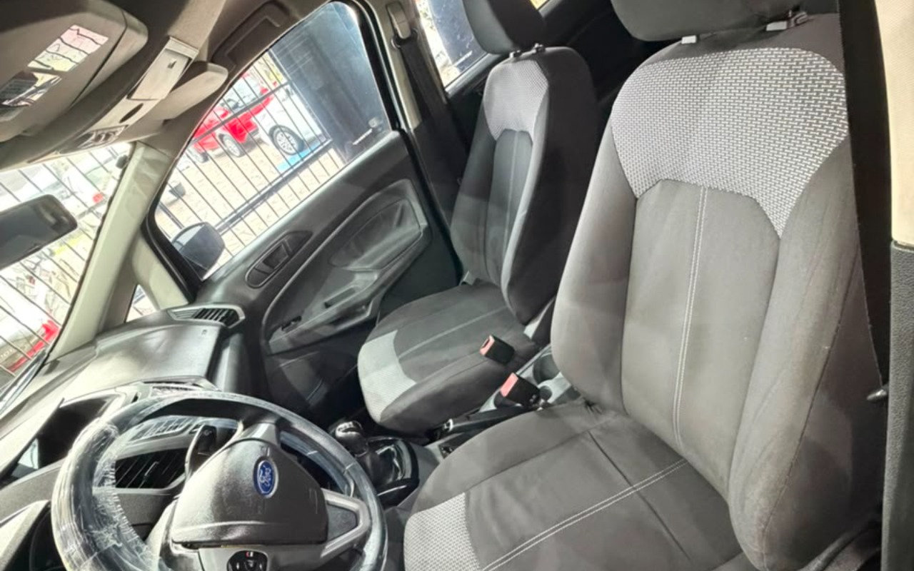 imagem-https://www.socarrao.com.br/sc-vehicle-images-prod/3132327/1786396803408-V2hhdHNBcHAgSW1hZ2UgMjAyNi0wOC0xMCBhdCAxNy40OC41MSAoMikuanBlZw.jpeg