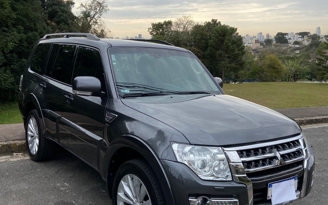 Mitsubishi Pajero 2016 Cinza — foto 1 de 3