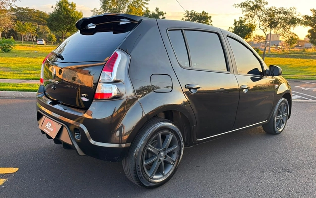 imagem-https://www.socarrao.com.br/sc-vehicle-images-prod/3146863/1789648802500-6ccec9040e13402b99a27758220fefdd_1786448063668.jpg