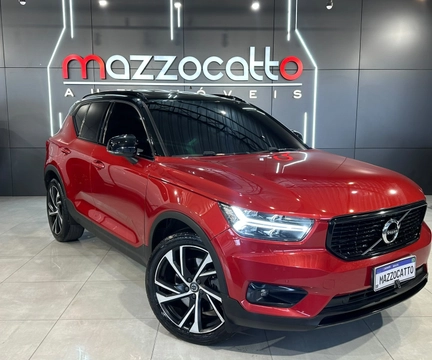 Volvo XC40 2021 Vermelho — foto 1 de 3