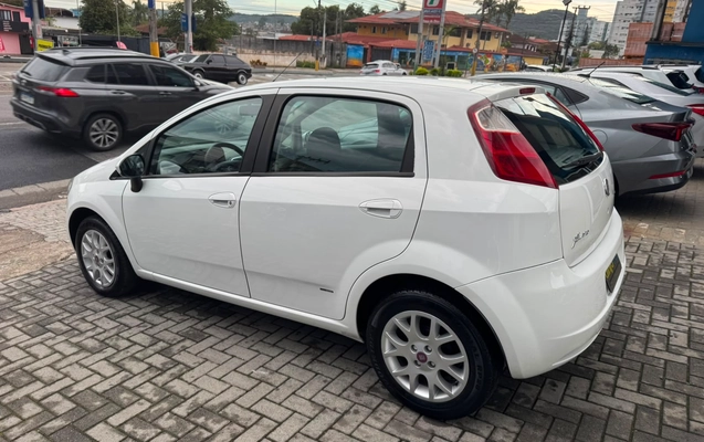 imagem-https://www.socarrao.com.br/sc-vehicle-images-prod/3146951/1786450271113-7db378a9-d215-49e0-907f-82966f09a938.jpeg