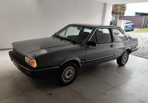 Volkswagen Santana GLSi / GLS 1.8/ 2.0 1987 Cinza — foto 1 de 3