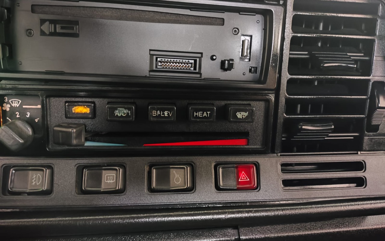 imagem-https://www.socarrao.com.br/sc-vehicle-images-prod/3146952/1786450304714-MmU1YWMwZGEtMjNkOS00YjNmLWFkNGYtZWQ1OWJjNDlkMzU4LmpwZw.jpg