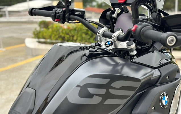 imagem-https://www.socarrao.com.br/sc-vehicle-images-prod/3147342/1786453386265-003_c771a7b595da177220e0ec348a263223.jpeg