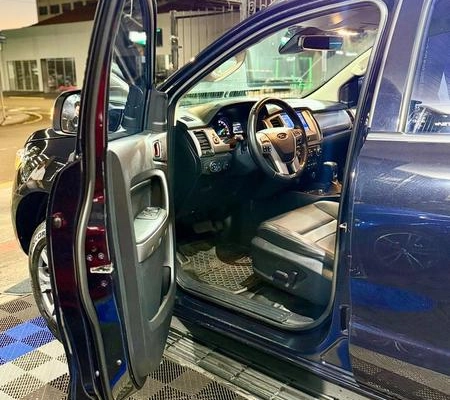 imagem-https://www.socarrao.com.br/sc-vehicle-images-prod/3147845/1788876183786-8283181_12_B_bcdff41904.jpeg