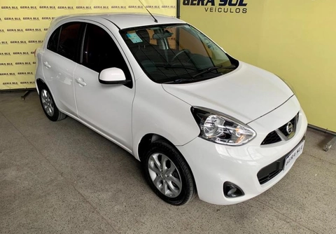 Nissan MARCH SV 1.0 12V Flex 5p 2018 Branco — foto 1 de 3