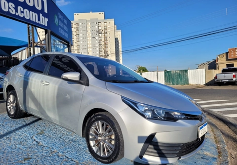 Toyota Corolla 2018 Prata — foto 1 de 3
