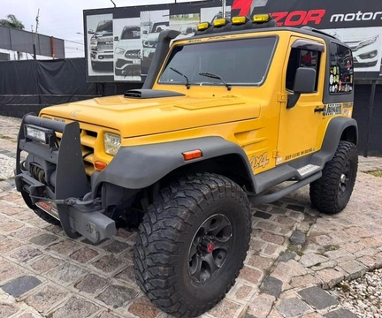Troller T-4 2003 Amarelo — foto 1 de 3