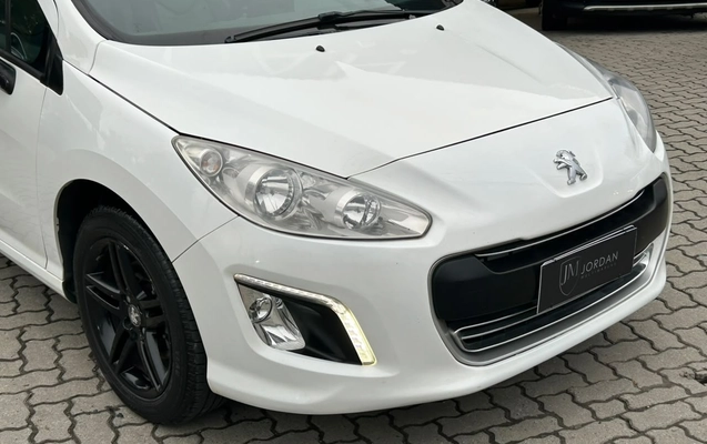 imagem-https://www.socarrao.com.br/sc-vehicle-images-prod/3148095/1789504413208-003_cdc02764fe4edc8e91af0e68431f96e7.jpeg