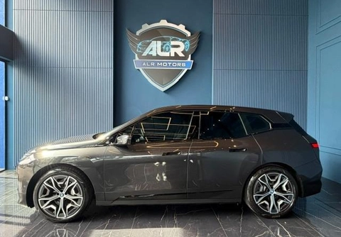 Bmw iX 2024 Cinza — foto 1 de 3