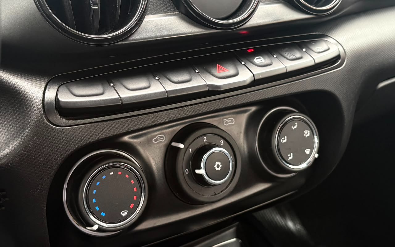 imagem-https://www.socarrao.com.br/sc-vehicle-images-prod/3148281/1786459152969-V2hhdHNBcHAgSW1hZ2UgMjAyNi0wOC0xMSBhdCAxMC40Ni4zOCAoMSkuanBlZw.jpeg