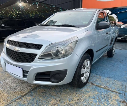 Chevrolet Montana 2013 Prata — foto 1 de 3
