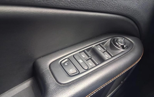 imagem-https://www.socarrao.com.br/sc-vehicle-images-prod/3148602/1789483348359-8365969_12_B_b84f746ff9.jpeg