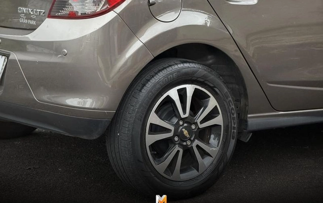 imagem-https://www.socarrao.com.br/sc-vehicle-images-prod/3148757/1788981156171-8133336_5_B_a759b459d5.jpeg