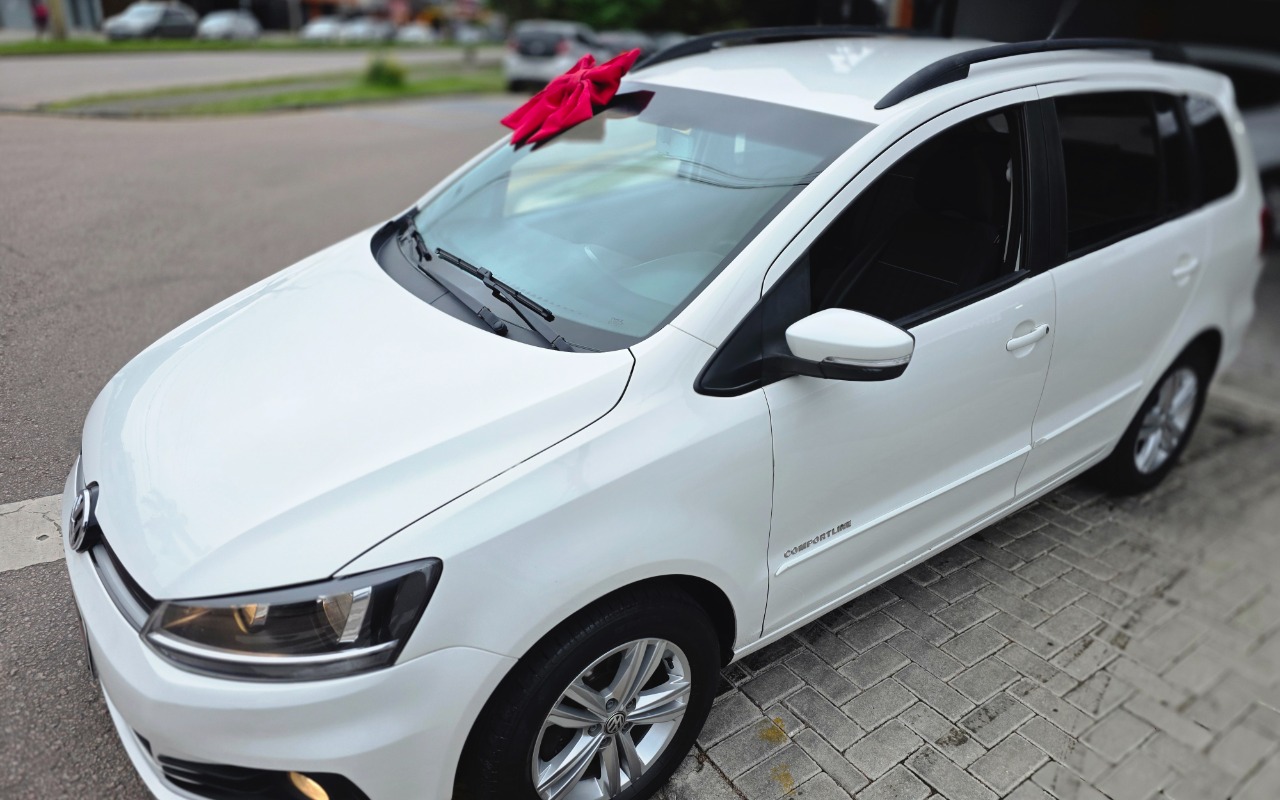 Volkswagen SpaceFox 2016 Branco — foto 1 de 3