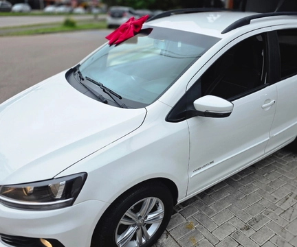 Volkswagen SpaceFox 2016 Branco — foto 1 de 3