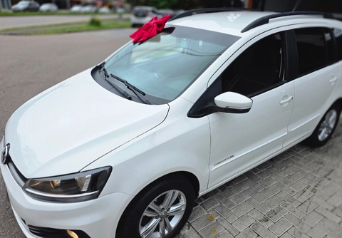Volkswagen SpaceFox 2016 Branco — foto 1 de 3