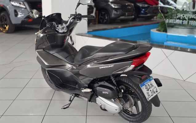 imagem-https://www.socarrao.com.br/sc-vehicle-images-prod/3149657/1786467935359-1_020022.jpg
