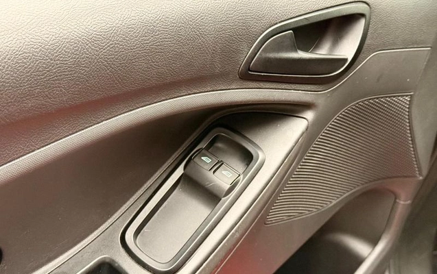 imagem-https://www.socarrao.com.br/sc-vehicle-images-prod/3150699/1788377347370-8368869_13_B_90ad10de19.jpeg