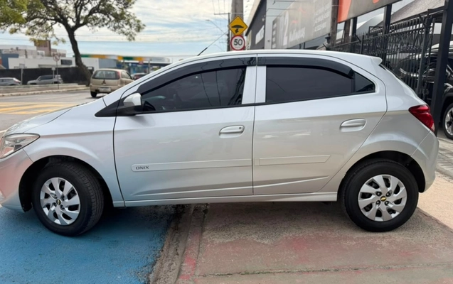 imagem-https://www.socarrao.com.br/sc-vehicle-images-prod/3151230/1788269763617-LybHiqckBvrdFD9LLpbfgEdCXFccdaiP.jpg
