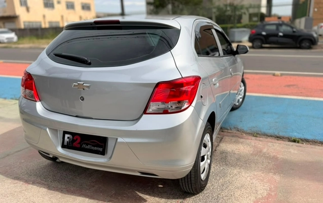 imagem-https://www.socarrao.com.br/sc-vehicle-images-prod/3151230/1788269763647-0AEzQ7SavXxBLczxewQLh85DixOPvql4.jpg