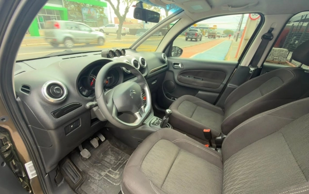 imagem-https://www.socarrao.com.br/sc-vehicle-images-prod/3151239/1786472258632-cJJbngNtDziW5ytBMJps5vHBjcEbNu2R.jpg