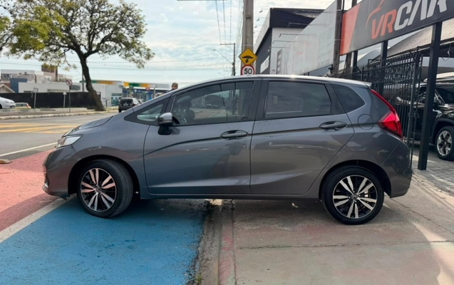 imagem-https://www.socarrao.com.br/sc-vehicle-images-prod/3151252/1786472270345-LXoLpbgtkUBq8k0aDaNDTRdoF0wIt8cm.jpg