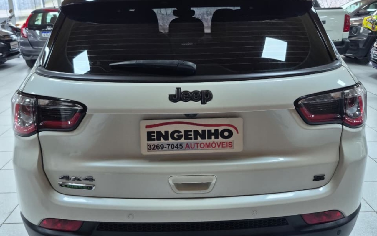 imagem-https://www.socarrao.com.br/sc-vehicle-images-prod/3151494/1786472669802-RCA0LnBuZw.png