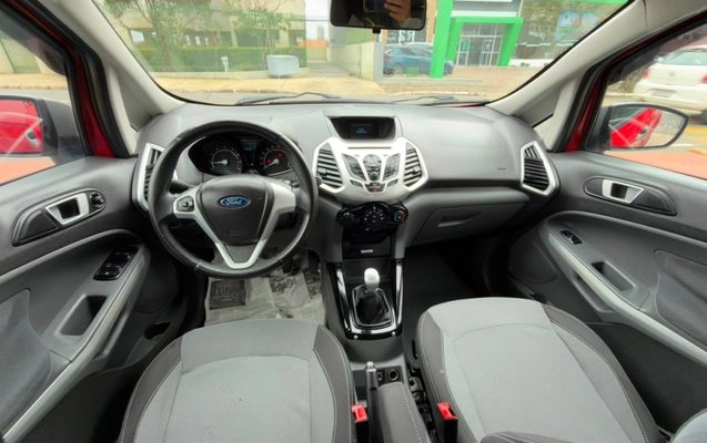 imagem-https://www.socarrao.com.br/sc-vehicle-images-prod/3151564/1789677551629-EymxIQUb7OuWBFnJuzmXli2HCW7E0oun.jpg