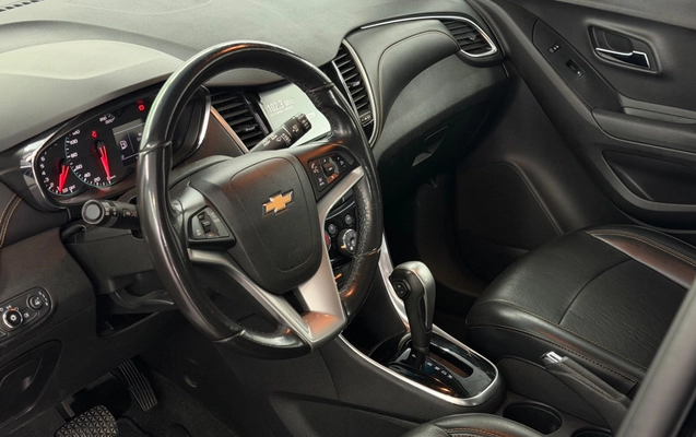 imagem-https://www.socarrao.com.br/sc-vehicle-images-prod/3151928/1786473456876-bc241fdf-1d4f-4d95-a8ef-8044ca4765c1.jpg