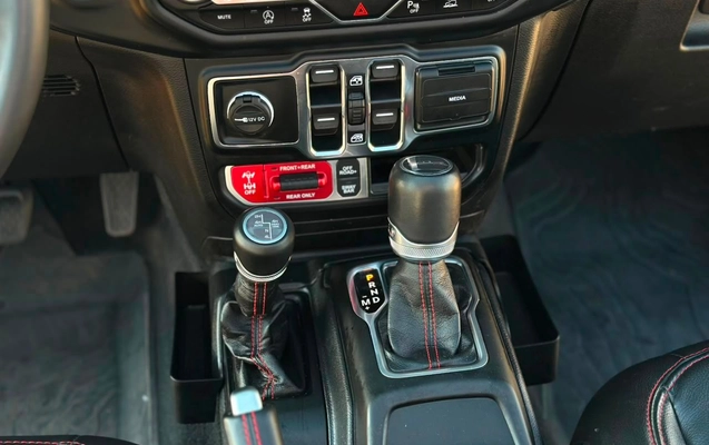 imagem-https://www.socarrao.com.br/sc-vehicle-images-prod/3152045/1788183221167-237d7fb1bdaa4fe59b3cd7d4da15fc44_1786473764035.jpg