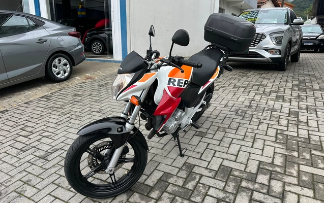 imagem-https://www.socarrao.com.br/sc-vehicle-images-prod/3152085/1786474037552-559b1283-16ab-49a8-89cc-430e74355cfa.jpeg