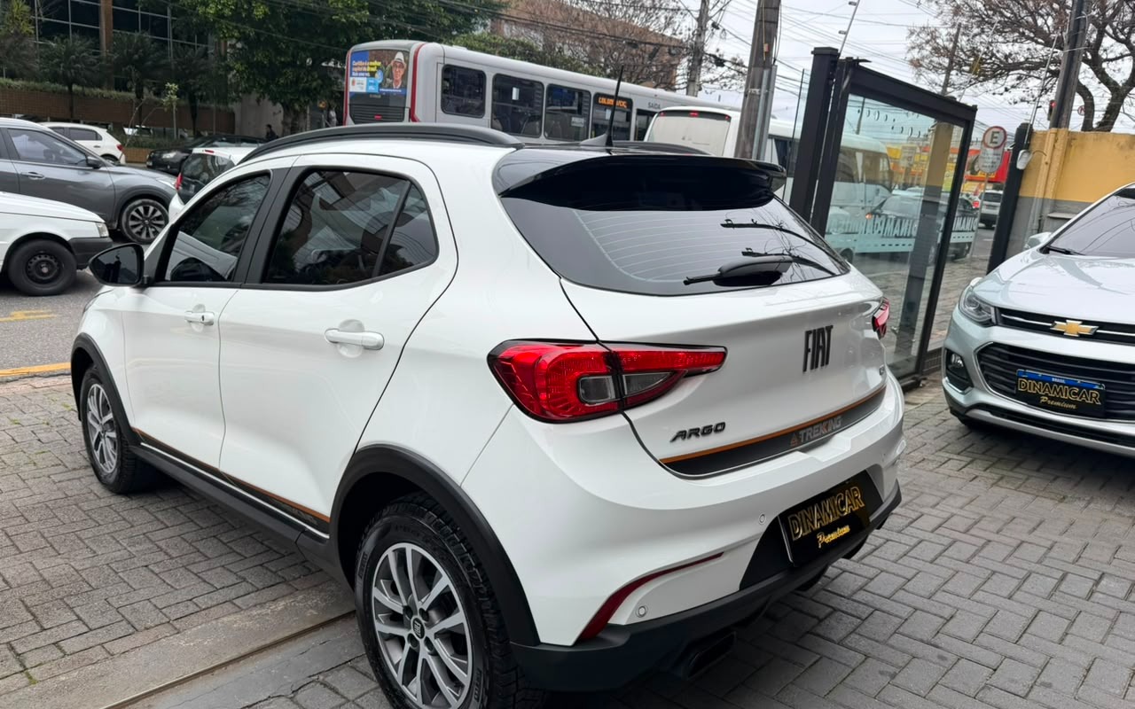 imagem-https://www.socarrao.com.br/sc-vehicle-images-prod/3152343/1786474814975-NS5qcGVn.jpeg