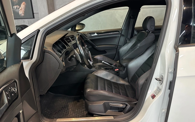imagem-https://www.socarrao.com.br/sc-vehicle-images-prod/3152592/1786475512246-c96e9b426c9044c3b1086b8cd143b6a8_1786475426600.jpg