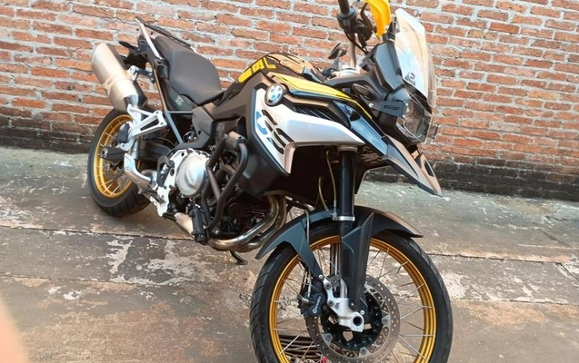 imagem-https://www.socarrao.com.br/sc-vehicle-images-prod/3152598/1786475794636-8369624_1_B_47c2d370bc.jpeg