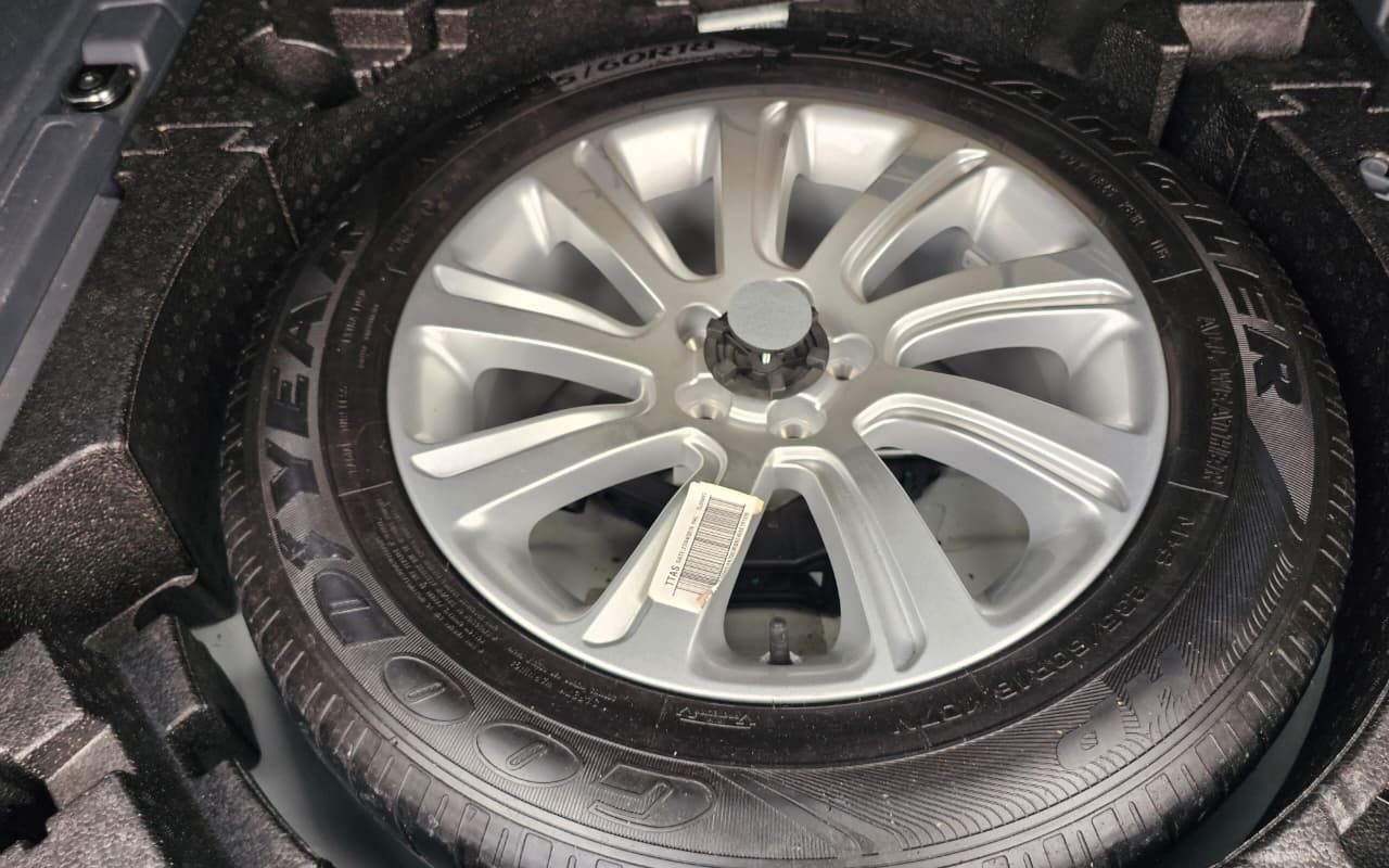 imagem-https://www.socarrao.com.br/sc-vehicle-images-prod/3152933/1786997005465-V2hhdHNBcHAgSW1hZ2UgMjAyNi0wOC0xNyBhdCAxNi40Ni40NCAoMikuanBlZw.jpeg