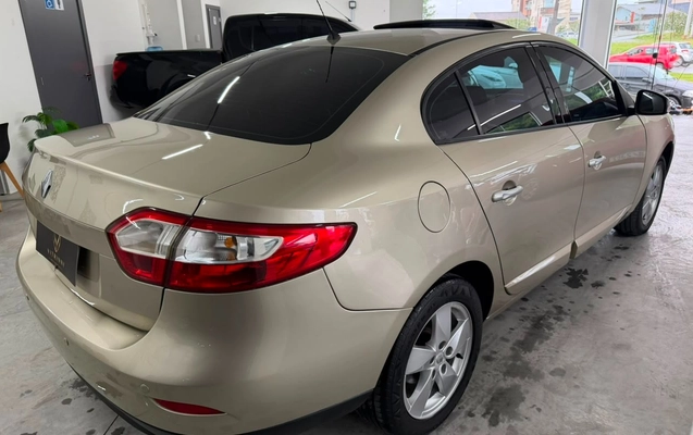 imagem-https://www.socarrao.com.br/sc-vehicle-images-prod/3153069/1786476659118-YmJlYWYzMzctOTVhNi00MWQ1LTllYTYtOGZkNDc5ZDg2MmU3LmpwZw.jpg