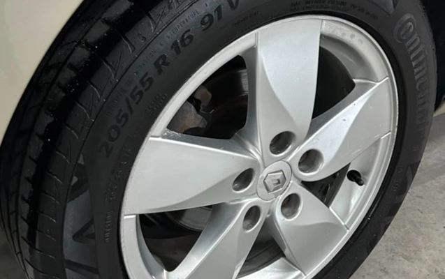 imagem-https://www.socarrao.com.br/sc-vehicle-images-prod/3153069/1786476659287-OTdmODY0MjgtYzdmOS00OGUyLWEzNWYtOWVkZjQxMDk0OTQxLmpwZw.jpg