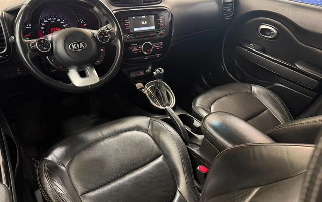imagem-https://www.socarrao.com.br/sc-vehicle-images-prod/3153646/1786478347183-V2hhdHNBcHAgSW1hZ2UgMjAyNi0wOC0xMSBhdCAxNi40MS41NSAoMSkuanBlZw.jpeg